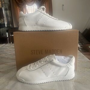 Steve Madden White Women's Sneakers